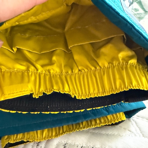 Patagonia Toddler 2T Snow pile Snow Bibs Teal/Yellow - Picture 7 of 7